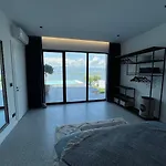 Breeze With A Pool & Magnificent Views Široka