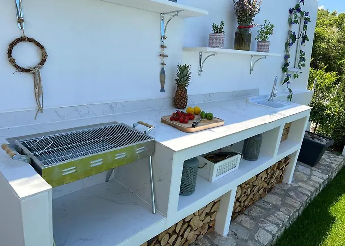 Breeze With A Pool & Magnificent Views Willa Široka