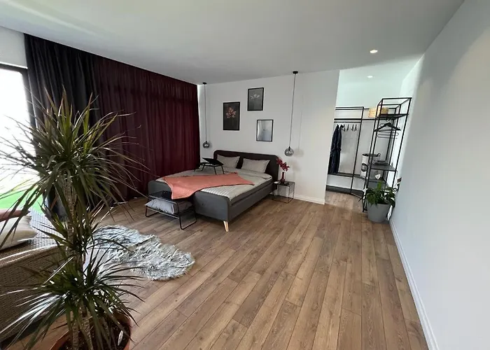 Villa Breeze With A Pool & Magnificent Views Široka