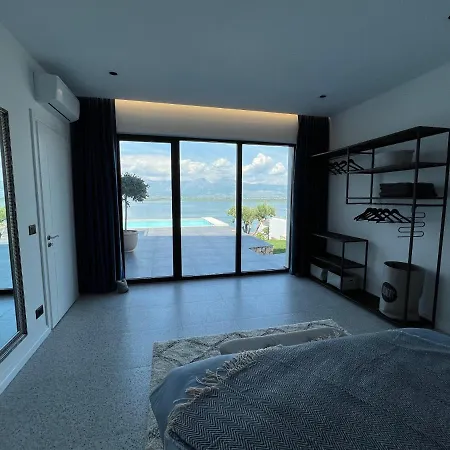 Breeze With A Pool & Magnificent Views Shiroka