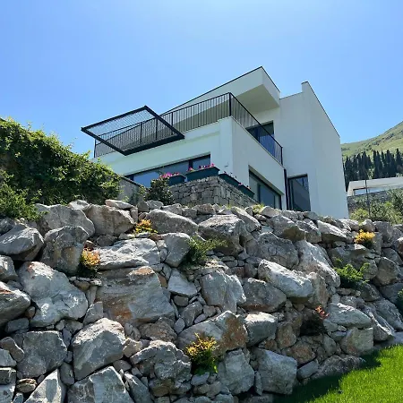 Breeze With A Pool & Magnificent Views Villa *