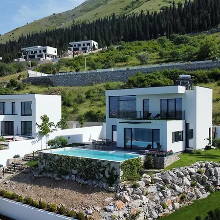 Breeze With A Pool & Magnificent Views Široka