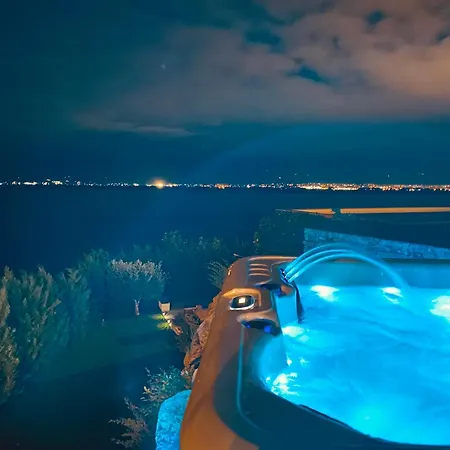 Breeze With A Pool & Magnificent Views