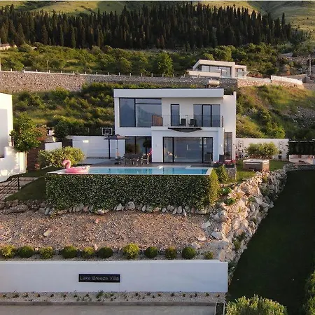 Breeze With A Pool & Magnificent Views Široka