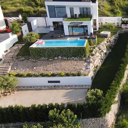 Breeze With A Pool & Magnificent Views * Shiroka