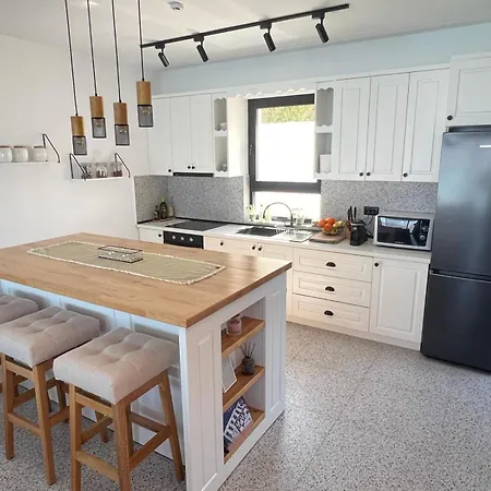 Breeze With A Pool & Magnificent Views * Shiroka