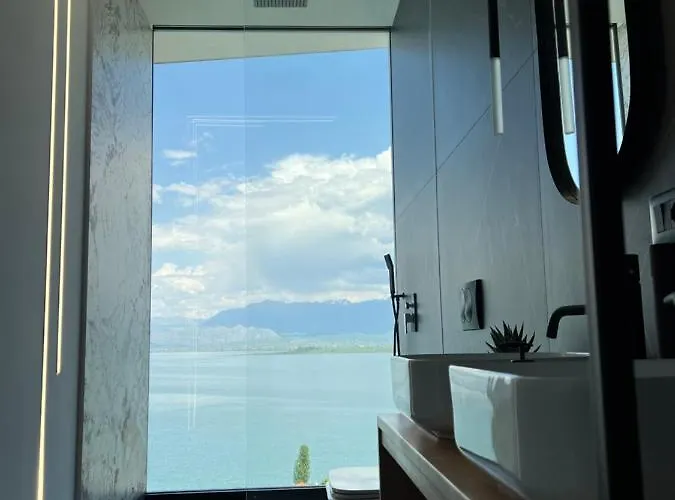 别墅 Breeze With A Pool & Magnificent Views