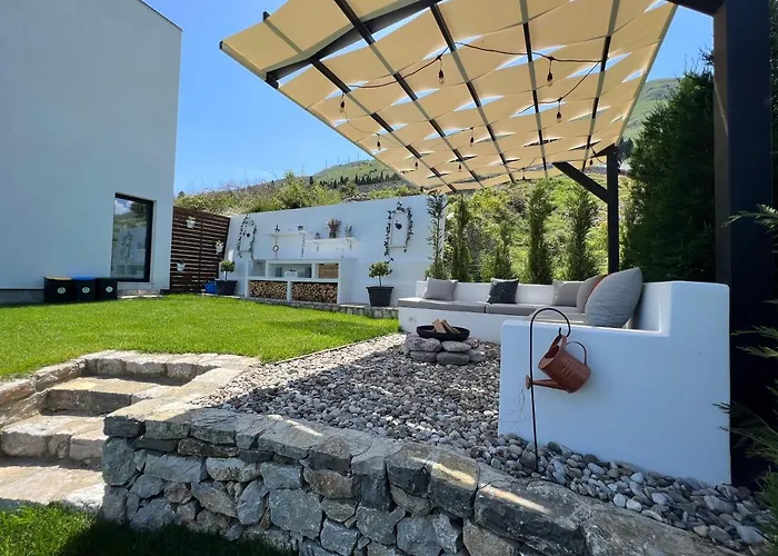 Breeze With A Pool & Magnificent Views