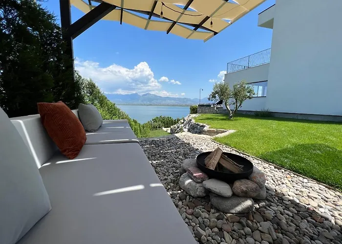 别墅 Breeze With A Pool & Magnificent Views *