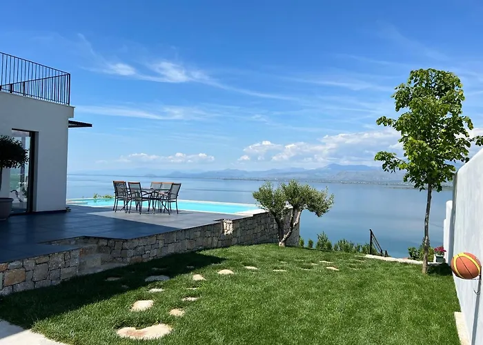 Breeze With A Pool & Magnificent Views