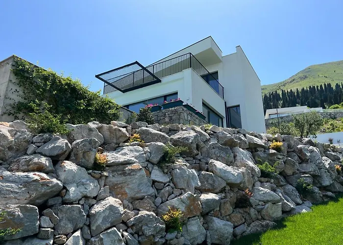 Breeze With A Pool & Magnificent Views 别墅 *