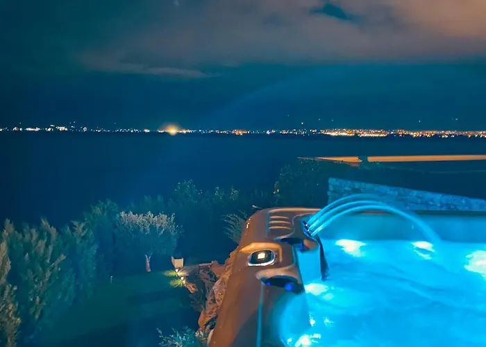 Breeze With A Pool & Magnificent Views